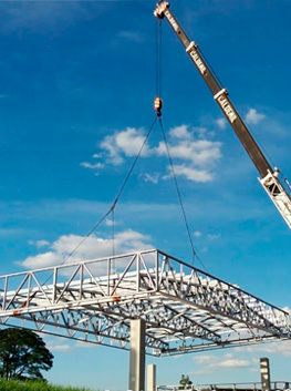 Edificações metálicas e em concreto